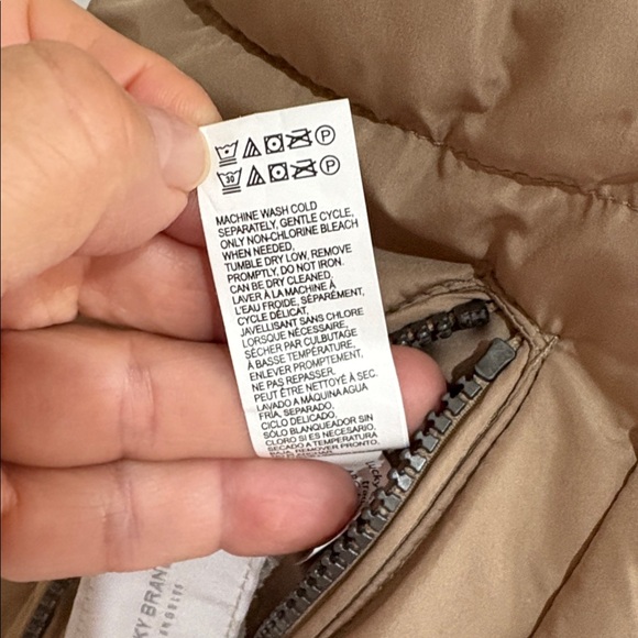 Lucky Brand Reversible Cream Sherpa/Tan Polyester Vest - Picture 11 of 12